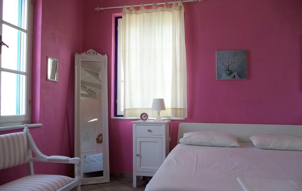 Vlichos Studio Apartment Идра Номер фото
